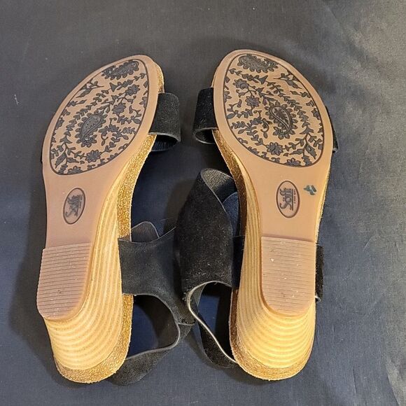 BRAND NEW SOFFT VADEN WEDGE SANDAL - Picture 15 of 16